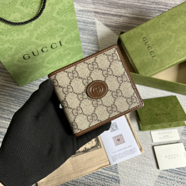 구찌 지갑 671652