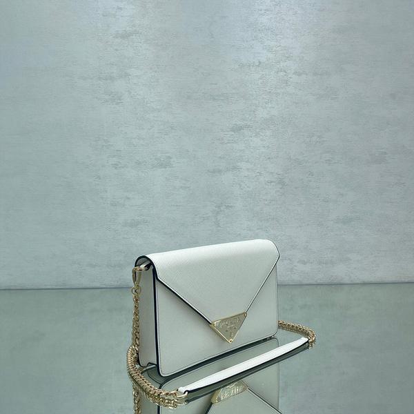 modal image 2