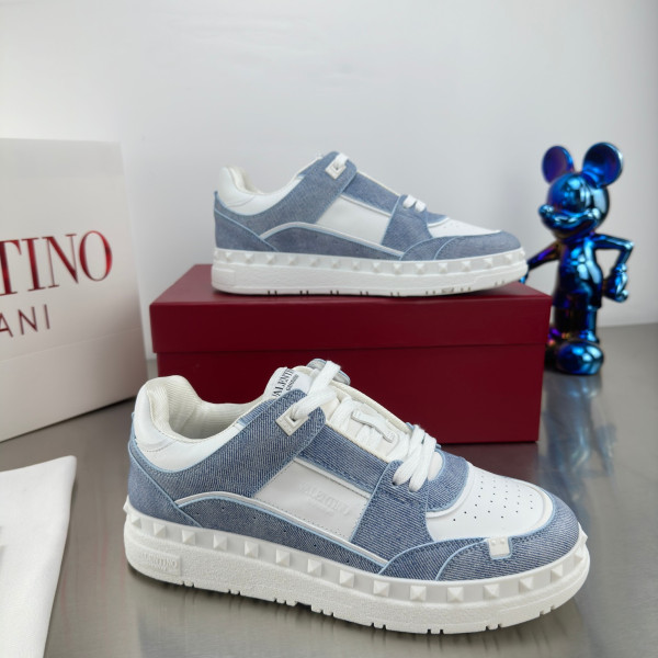 [ Valentino ] 발렌티노 프리도트 로우탑 스니커즈