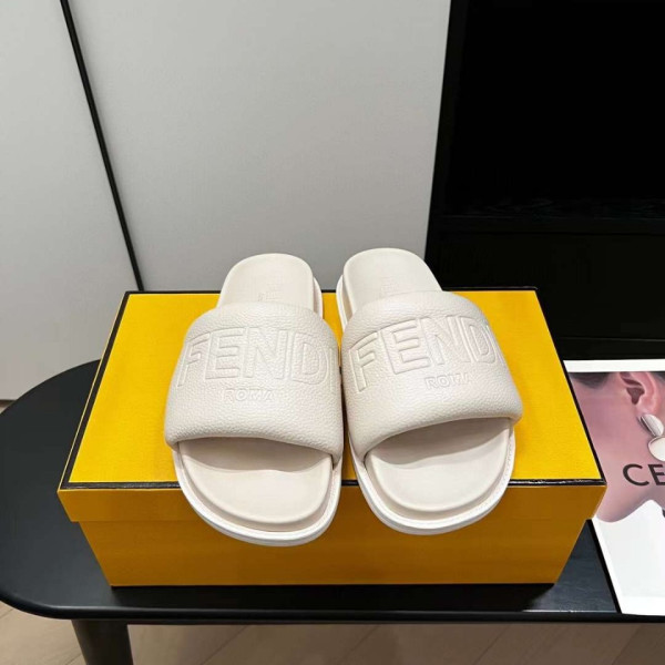 [Fendi] 펜디 로마 슬라이드 가죽 퍼스벳