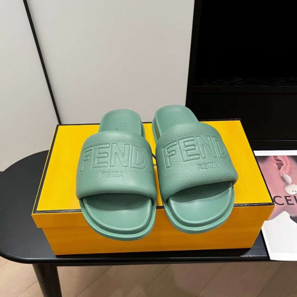 [Fendi] 펜디 로마 슬라이드 가죽 퍼스벳