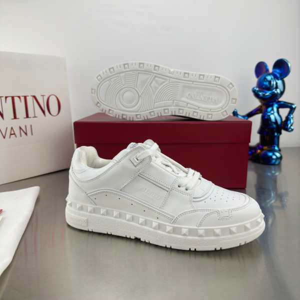 [ Valentino ] 발렌티노 프리도트 로우탑 스니커즈