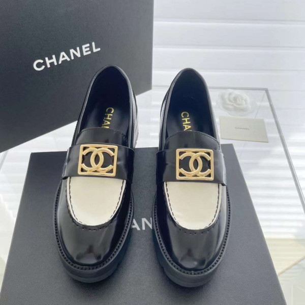 [Chanel] 샤넬 페이턴트 카프스킨