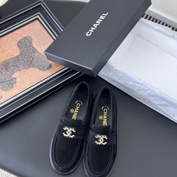 [ Chanel ] 샤넬 CC 스웨이드 모카신