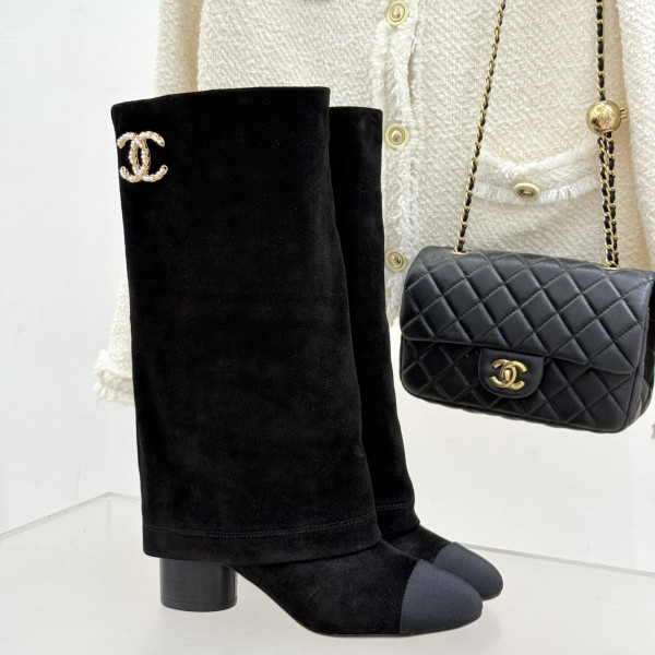 [ Chanel ] 샤넬 진주 CC 롱 부츠