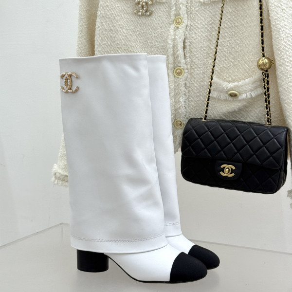 [ Chanel ] 샤넬 진주 CC 롱 부츠