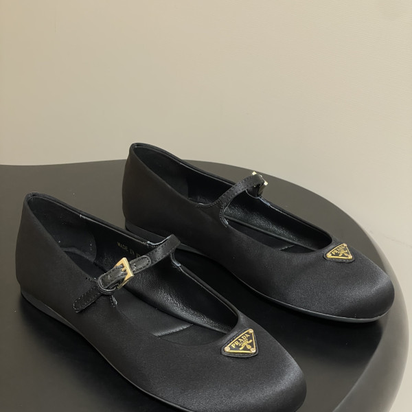 [ Prada ] 프라다 새틴 메리제인 플랫
