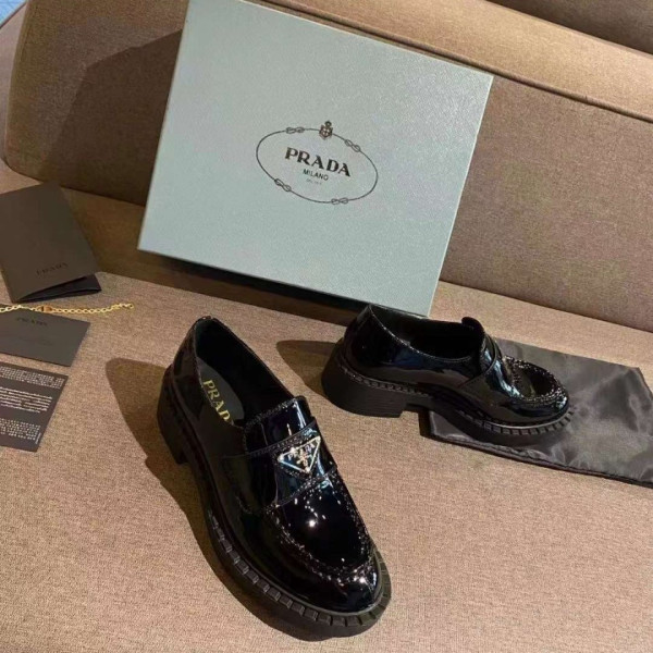 [Prada] 프라다 초콜릿 페이던트 가죽 로퍼