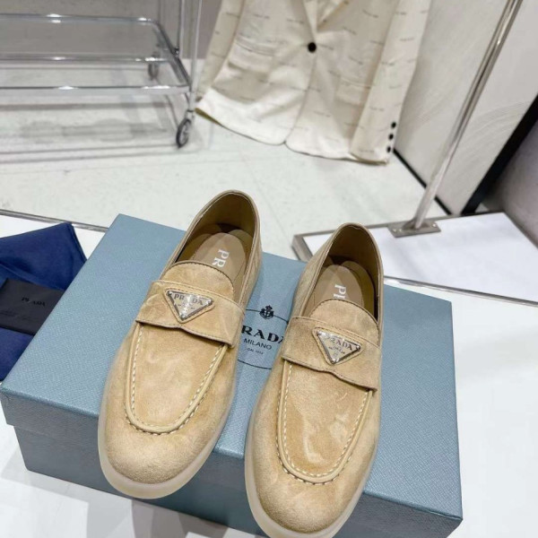 [Prada] 프라다 스웨이드 가죽 로퍼