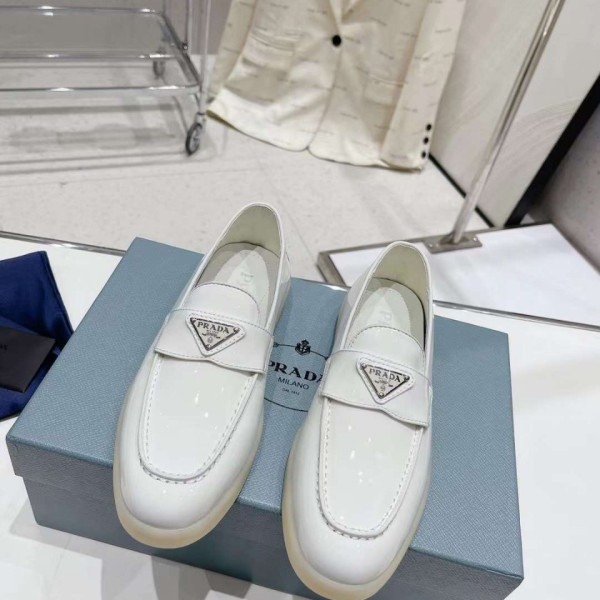 [Prada] 프라다 가죽 로퍼