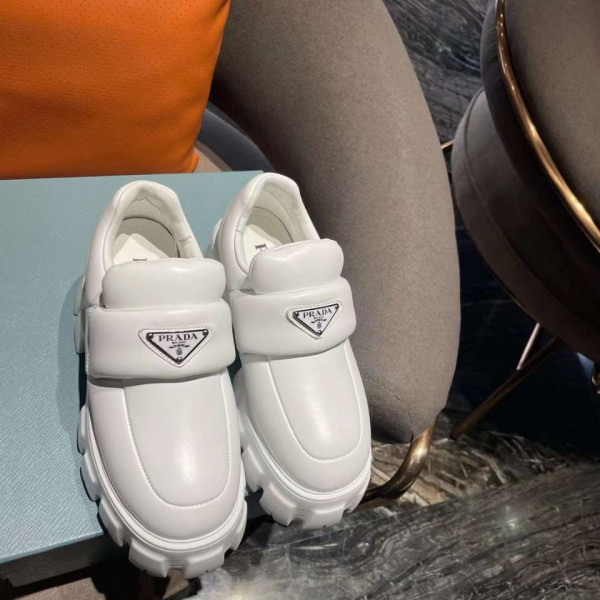 [Prada] 프라다 소프트 패딩 나파 가죽 로퍼