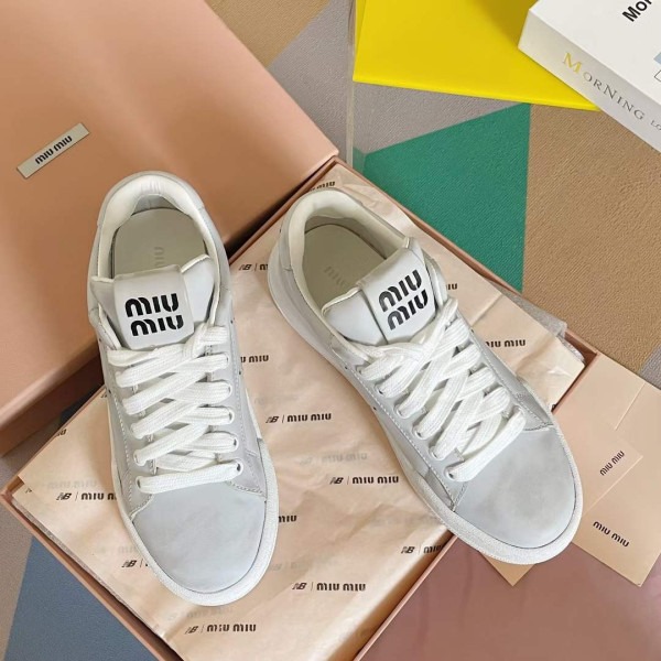 [Miu Miu] 미우미우 블리치드 가죽 스니커즈