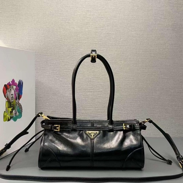[Prada] 프라다 미디엄 가죽 핸드백