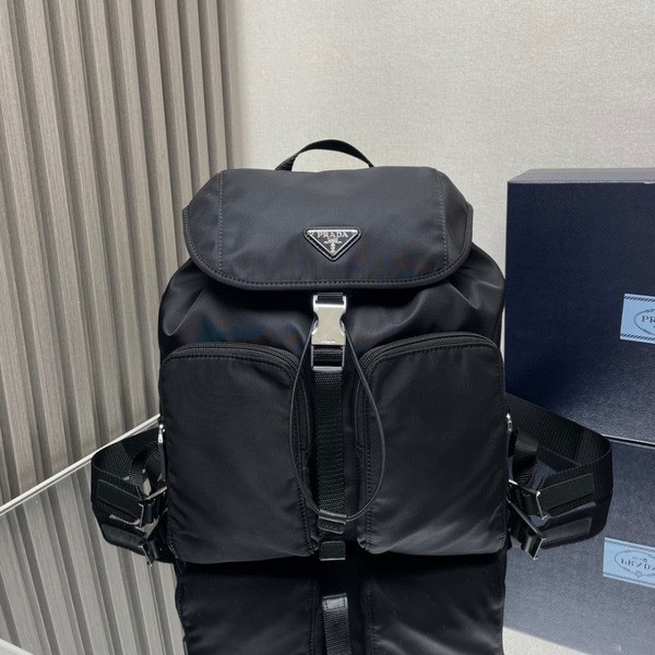[ Prada ] 프라다 리나일론 사피아노 가죽 백팩