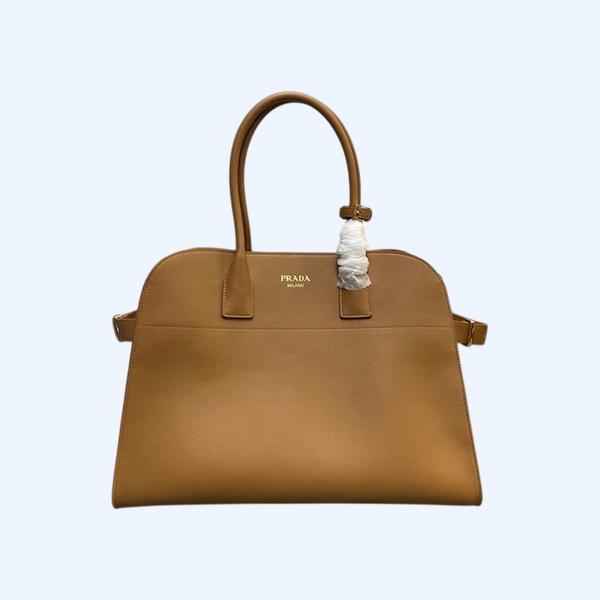 [ Prada ] 프라다 버클 장식 가죽 토트백 라지