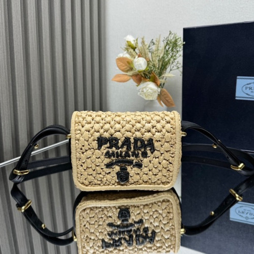 [ Prada ] 프라다 우븐 및 레더 숄더백