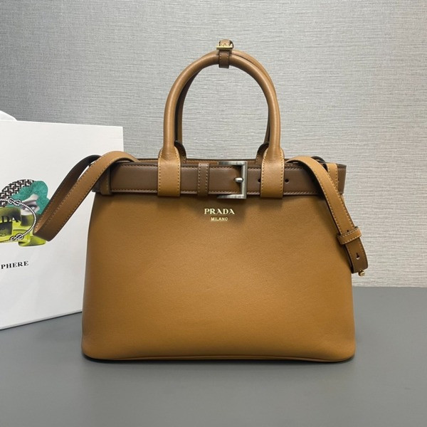 [ Prada ] 프라다 벨트 가죽 버클 백 미디엄