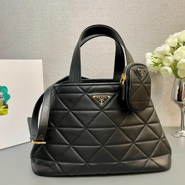 [ Prada ] 프라다 퀼팅 가죽 토트 백 미디엄