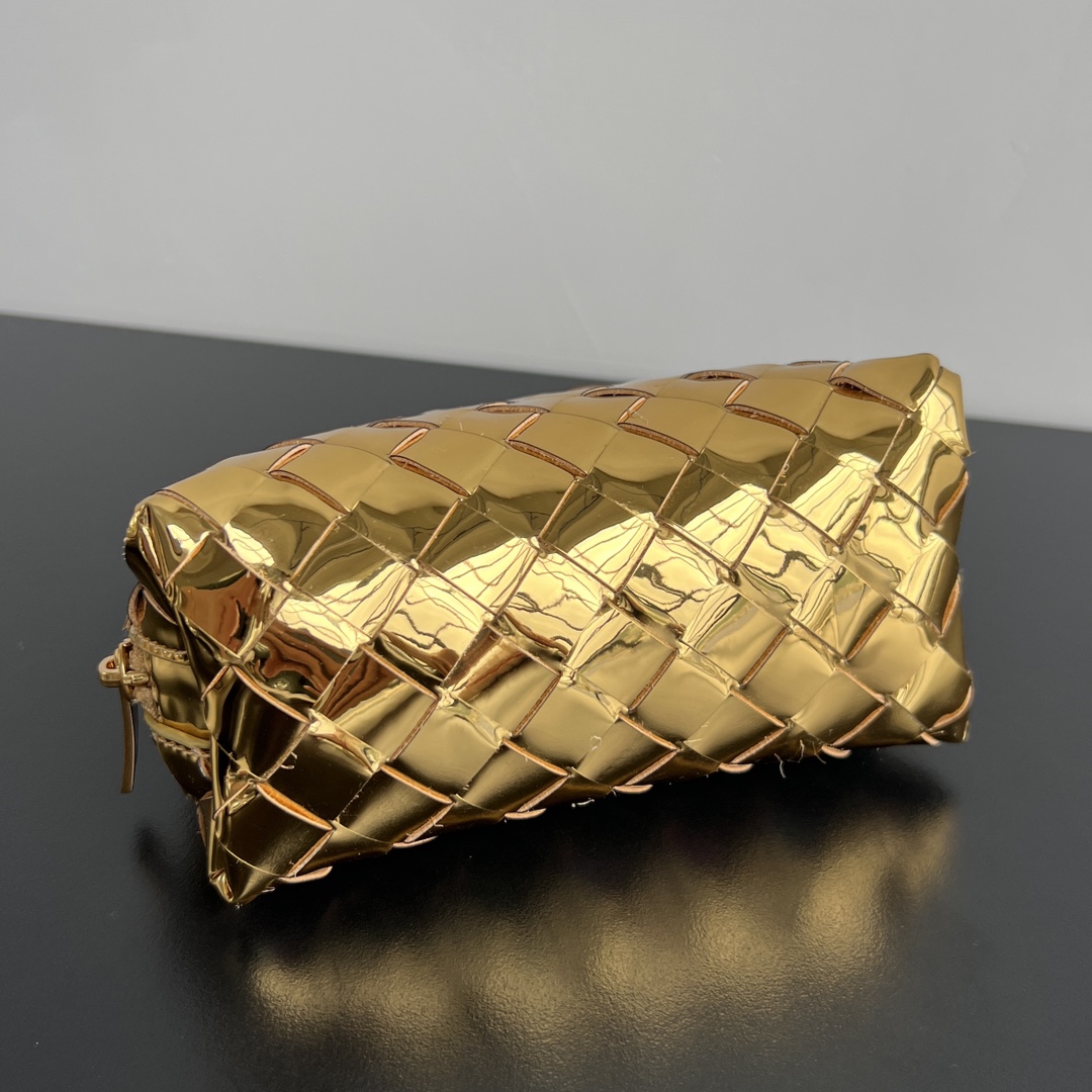 modal image 12
