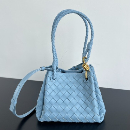 [ Bottega Veneta ] 보테가베네타 파라슈트 스몰