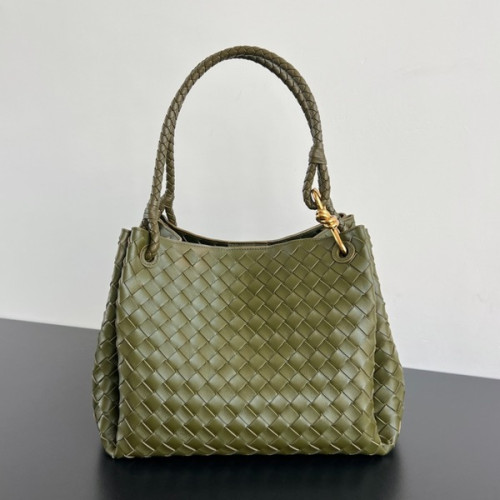 [ Bottega Veneta ] 보테가베네타 파라슈트 라지