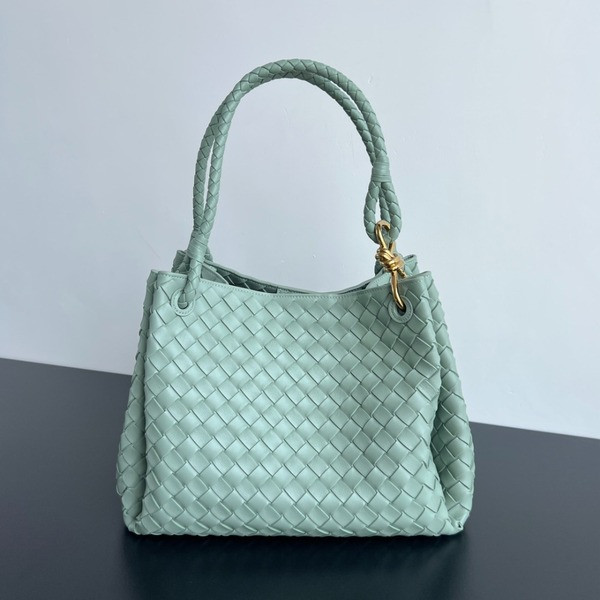 [ Bottega Veneta ] 보테가베네타 파라슈트 라지