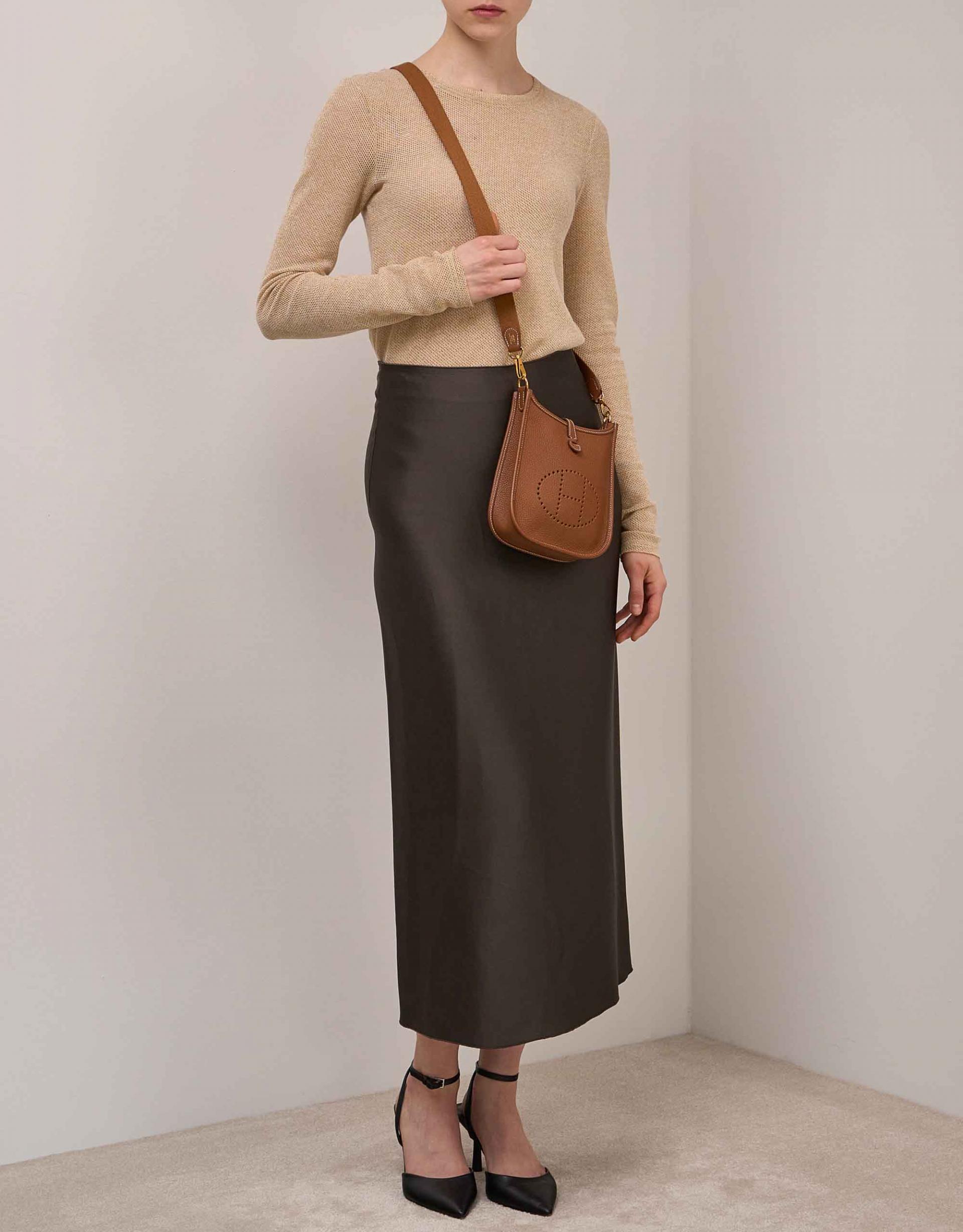 modal image 5