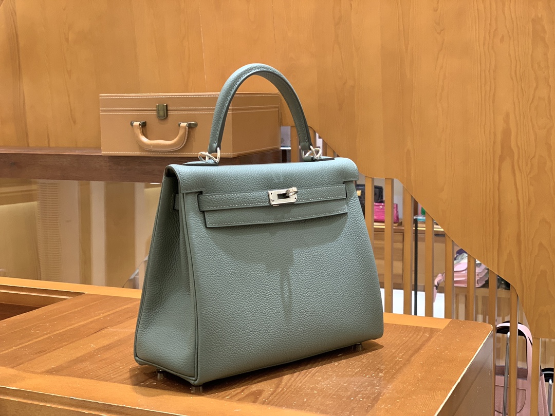 modal image 5