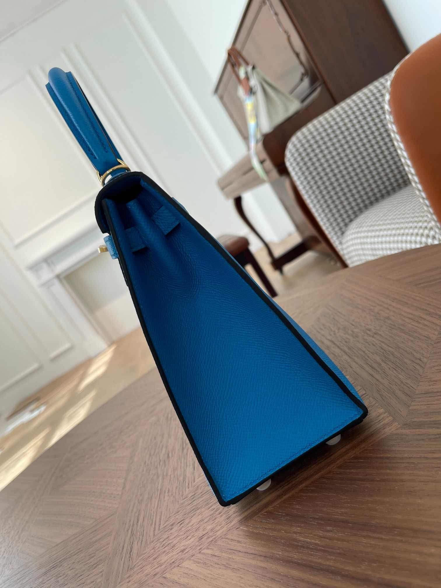 modal image 11