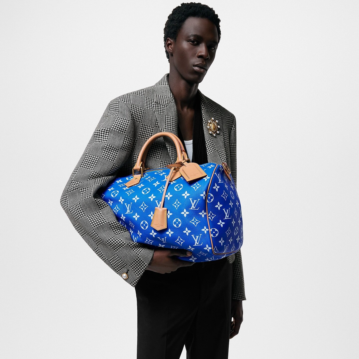 modal image 3