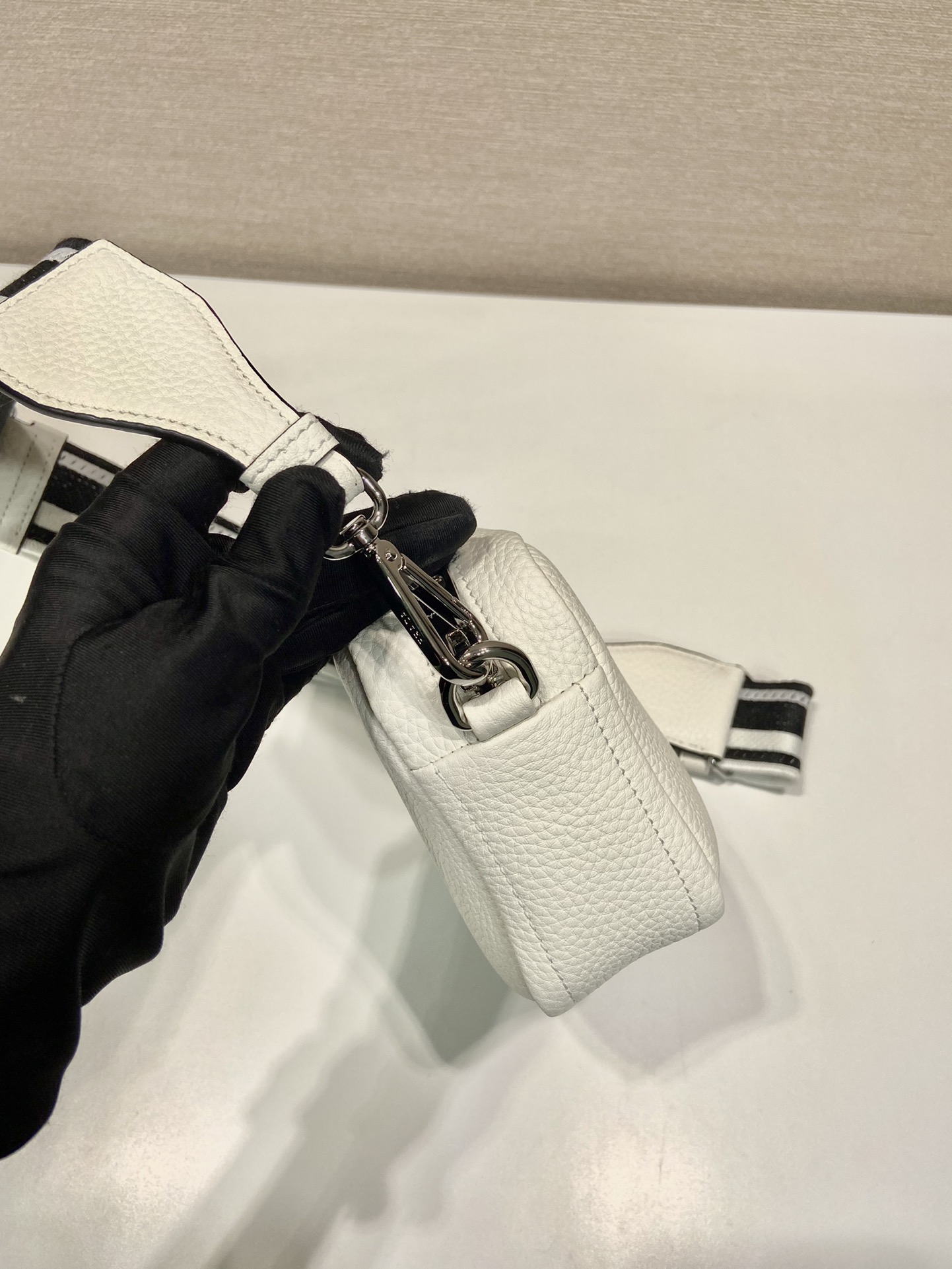 modal image 14