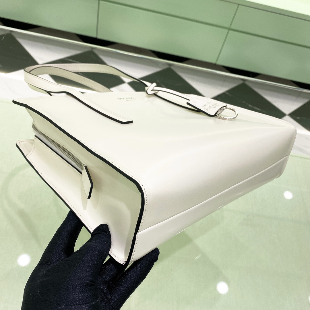 modal image 12