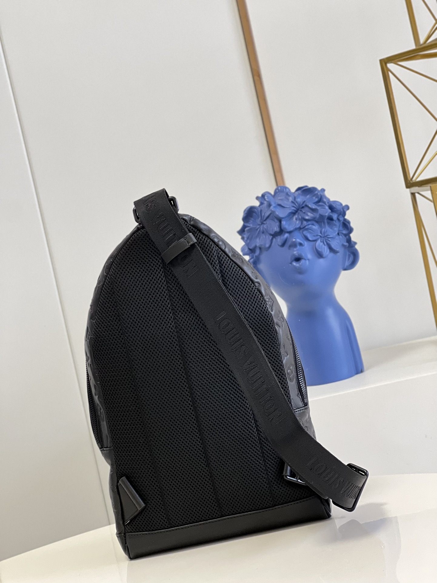 modal image 5
