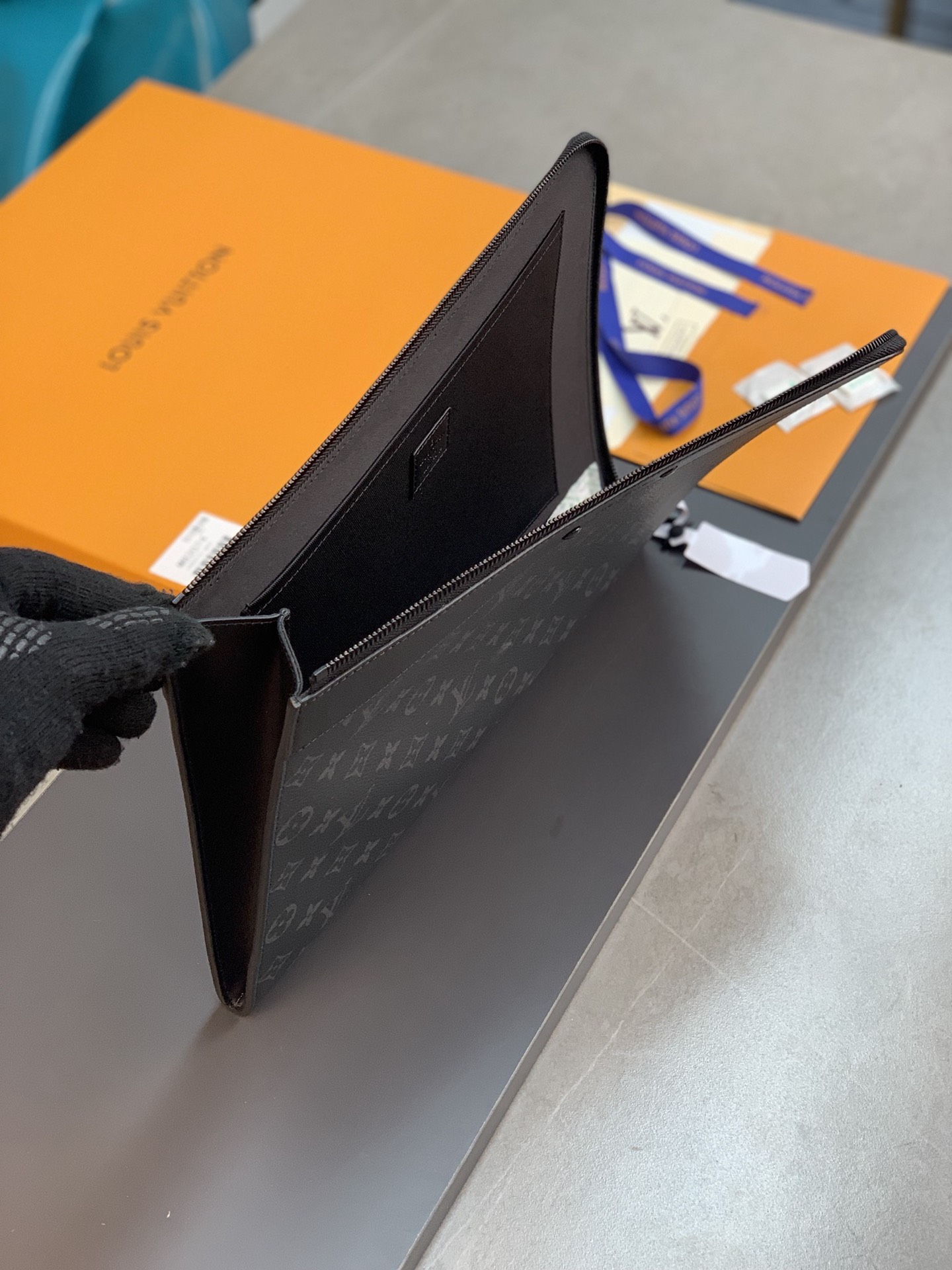 modal image 5