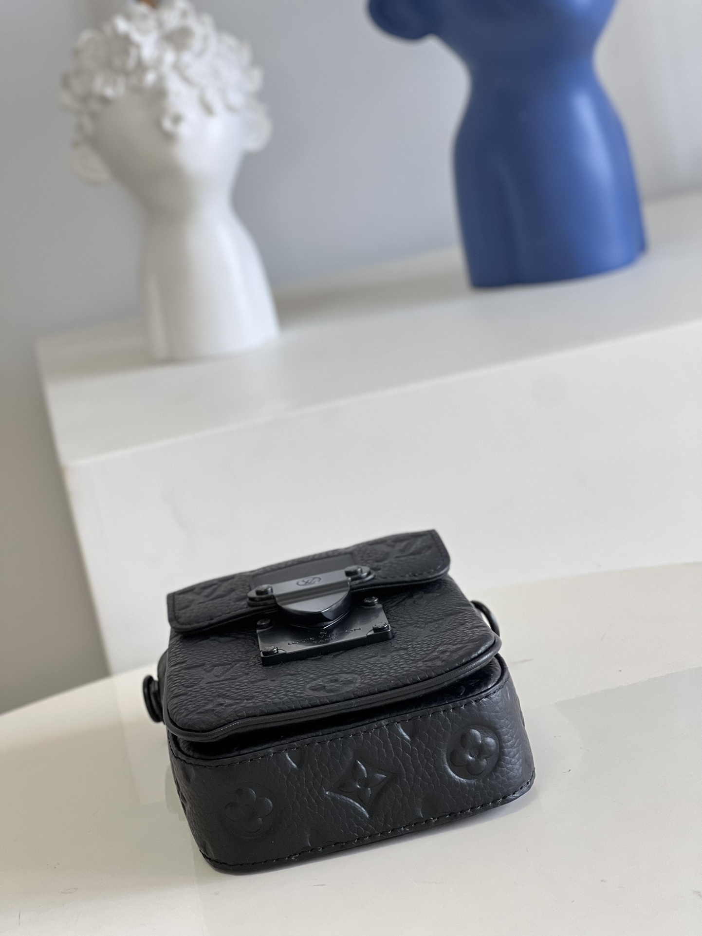 modal image 5