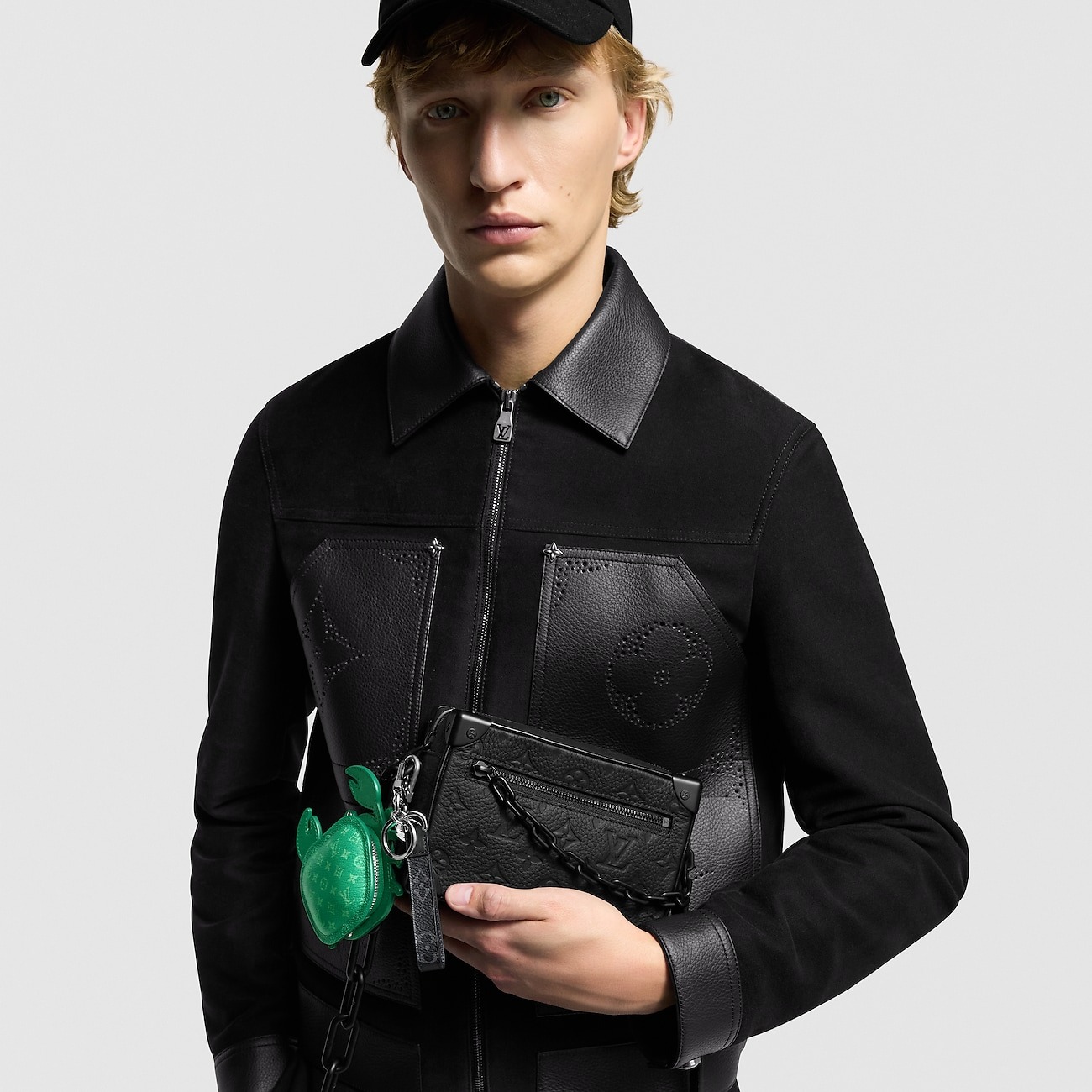 modal image 3