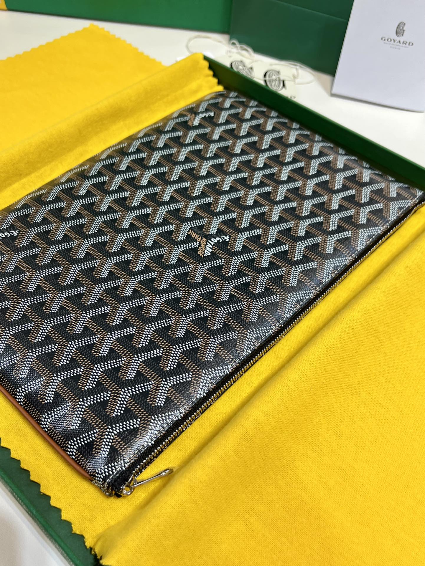 modal image 5
