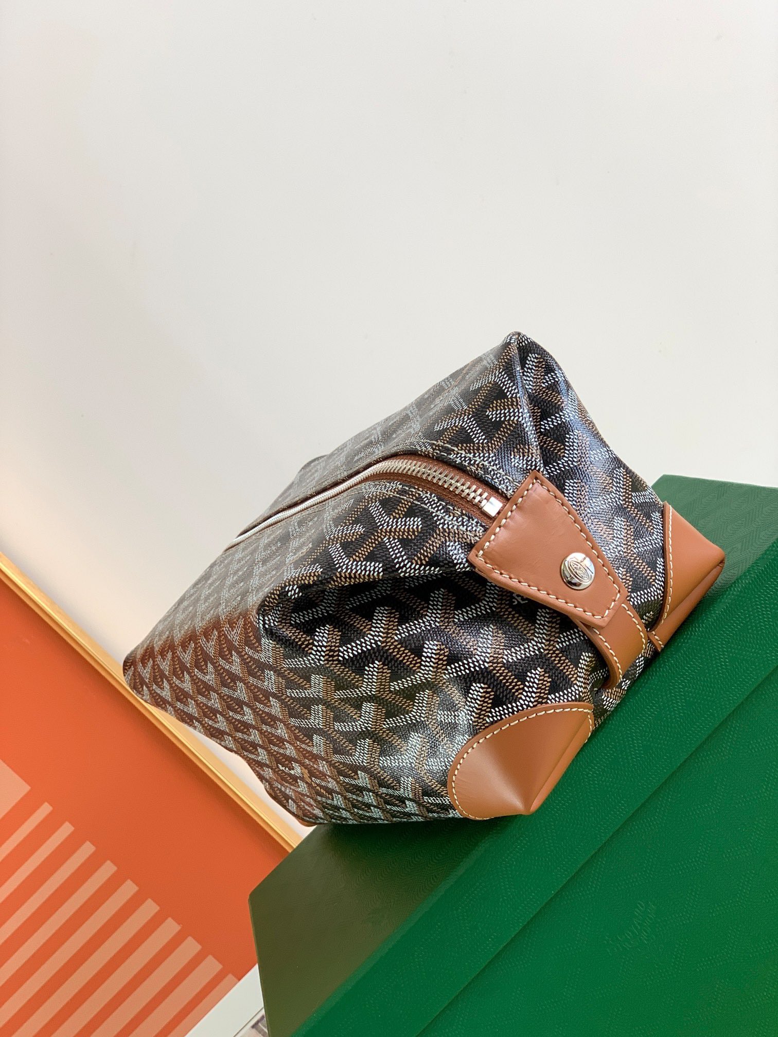 modal image 5