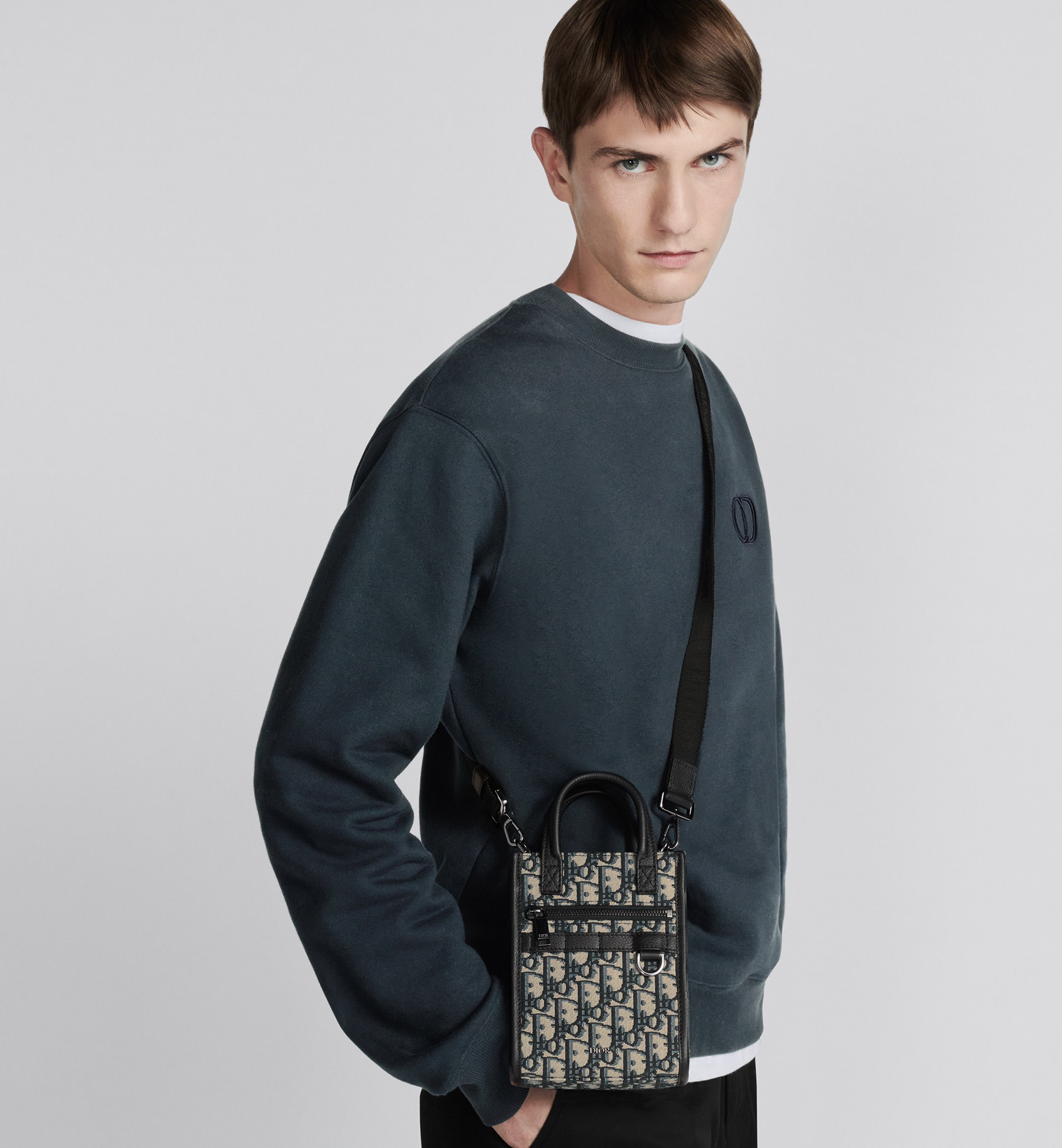 modal image 3