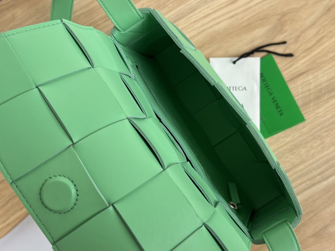 modal image 5