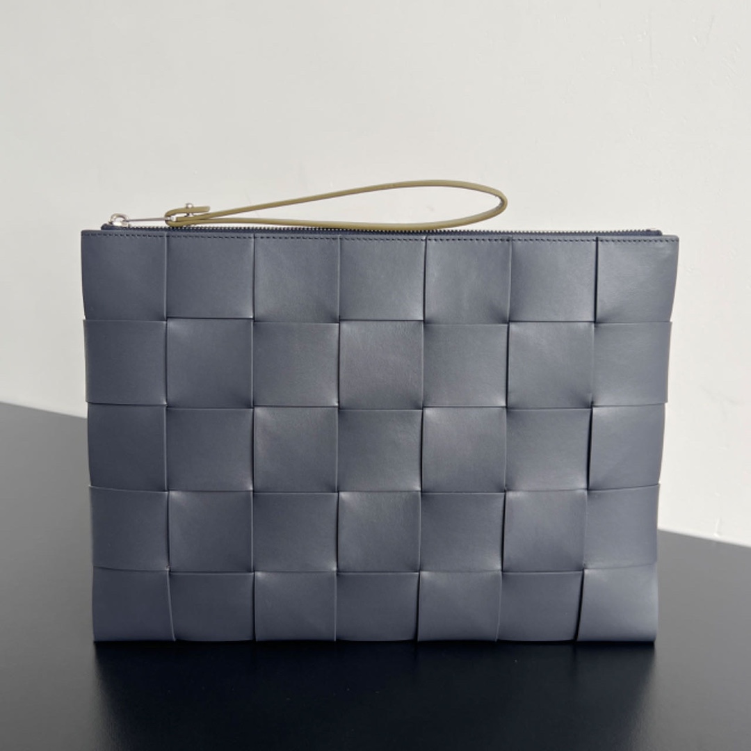 modal image 5