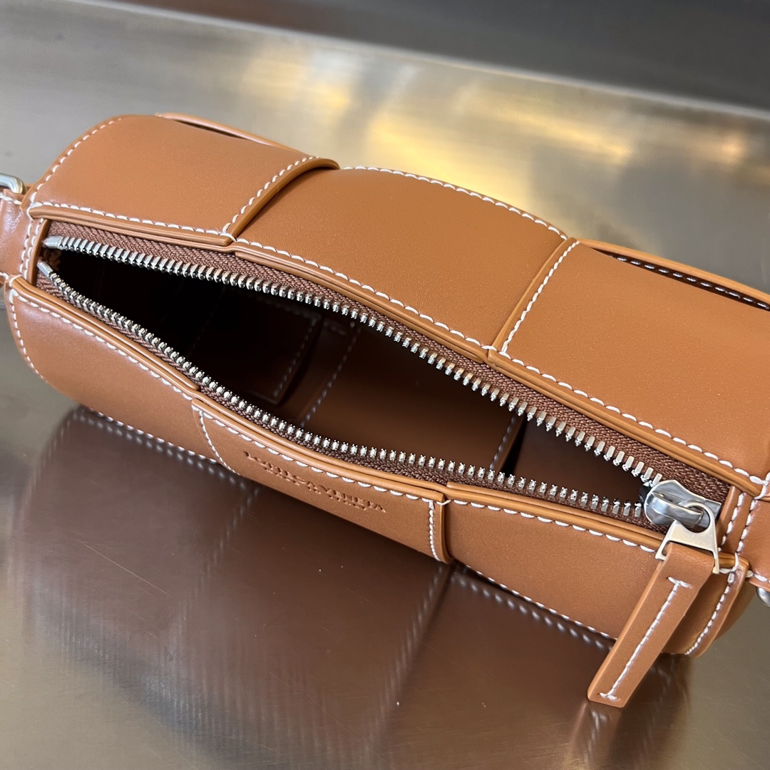 modal image 5
