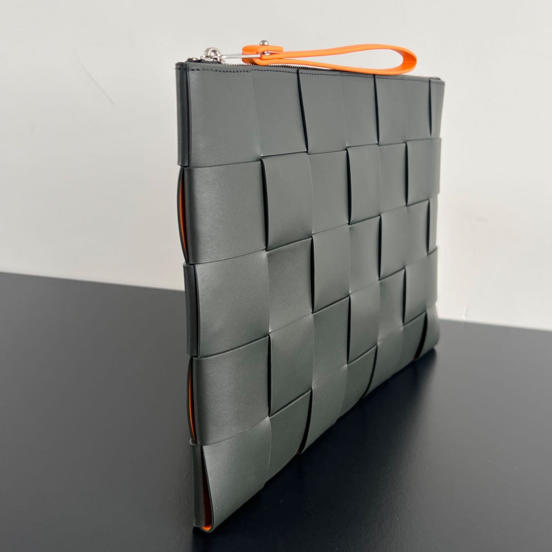 modal image 3