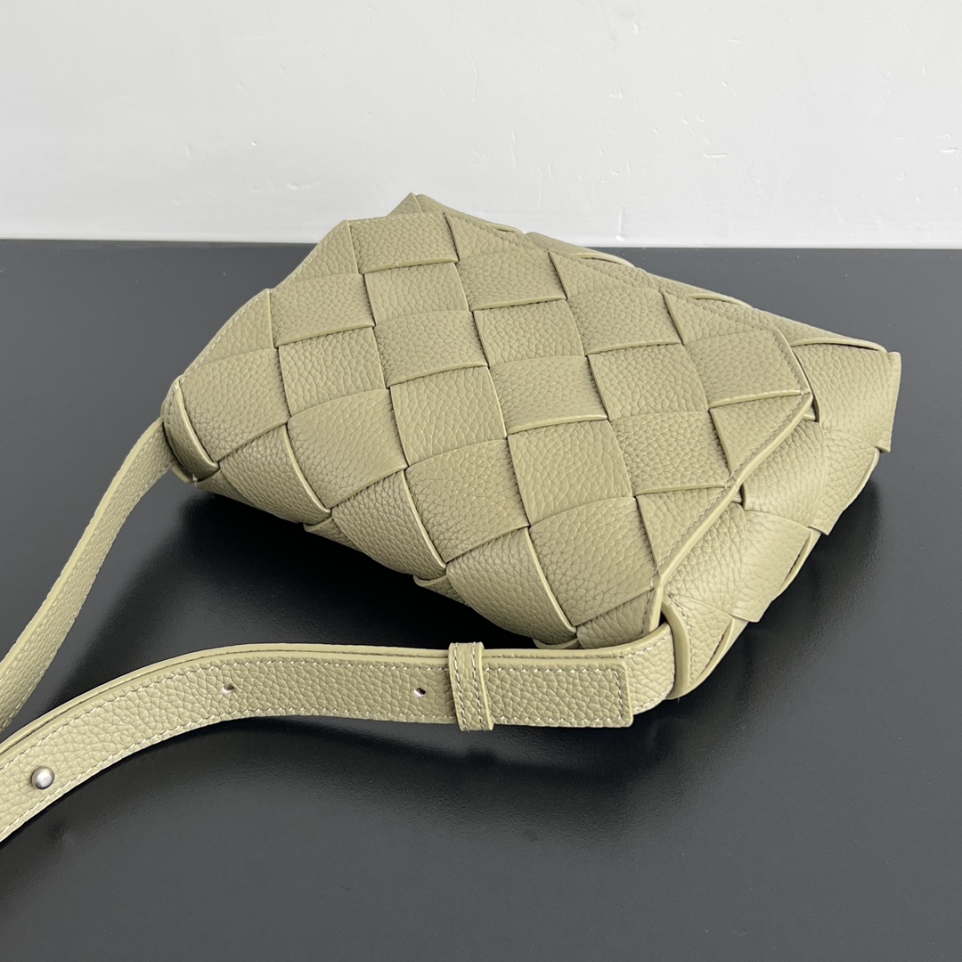 modal image 12