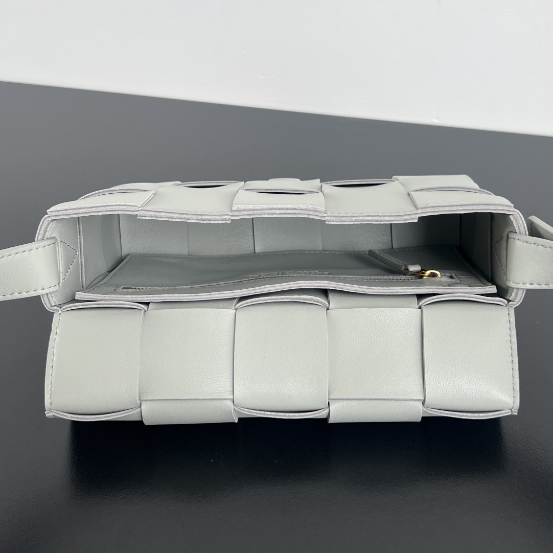 modal image 11
