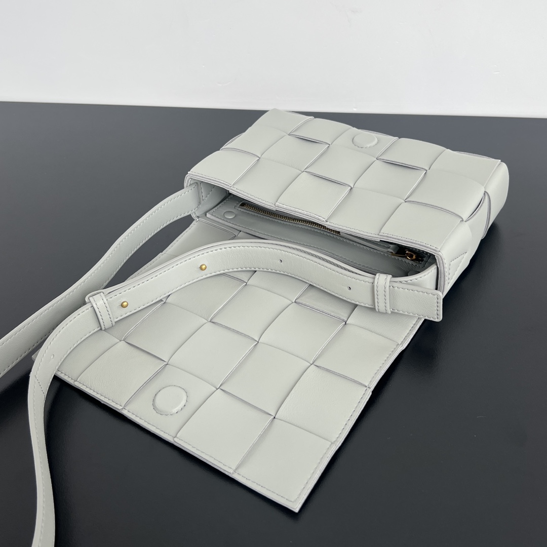 modal image 12