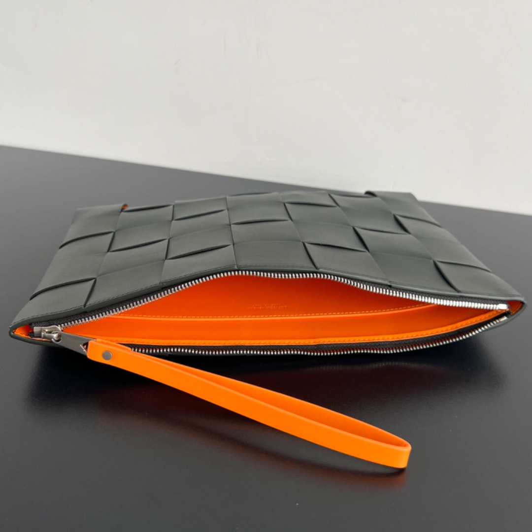 modal image 4