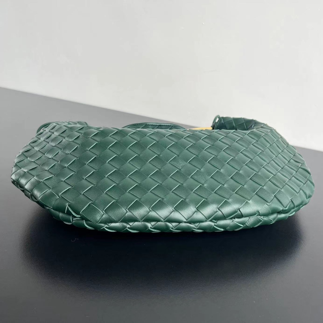 modal image 10