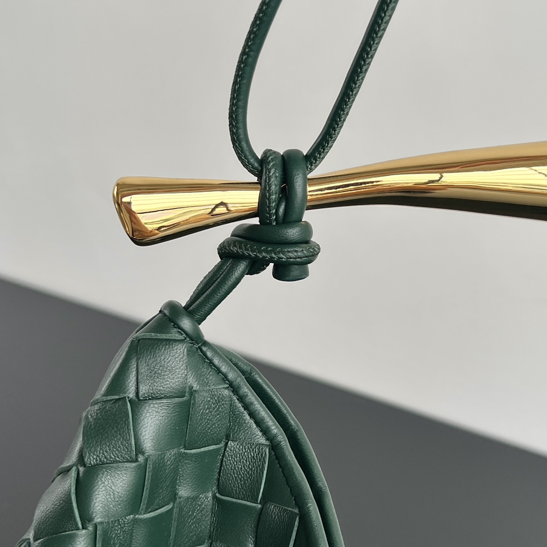 modal image 13