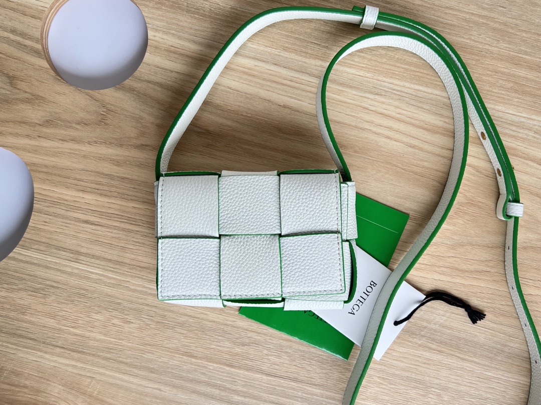 modal image 5